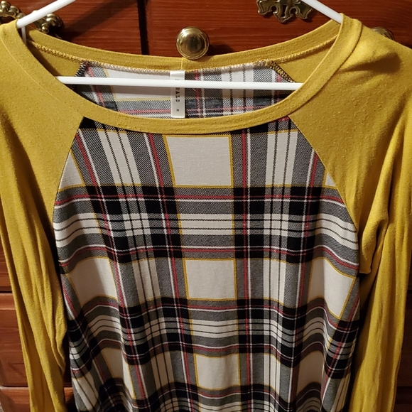 Shirt - Picture 1 of 1